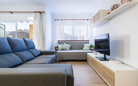 Orion: Sofá, Mueble, Comodidad, Edificio, Azur, Madera, Sala, Diseño De Interiores, Lámpara, Sofá Cama