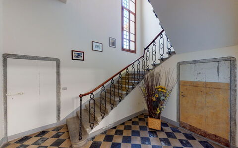 Villa La Cicogna Tuscany: Edificio, Ventana, Escalera, Pintar, Madera, Diseño De Interiores, Casa, Salón, Piso