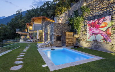 Ronco Sopra Ascona 66: Planta, Edificio, Tiempo De Día, Propiedad, Cielo, Agua, Azur, Nube, Piscina, Árbol