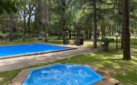 Villa Pania: Planta, Agua, Botánica, Sombra, Árbol, Mueble Para Exteriores, Paisaje Natural, Hierba, Rectángulo, Ocio