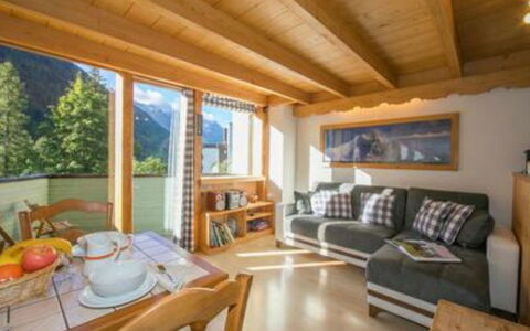 Argentière 200: Madera, Casa, Cabaña, Madera Dura, Manchas De Madera, Maderas, Balcón, Eco Hotel, Tablón, Pueblo De Montaña