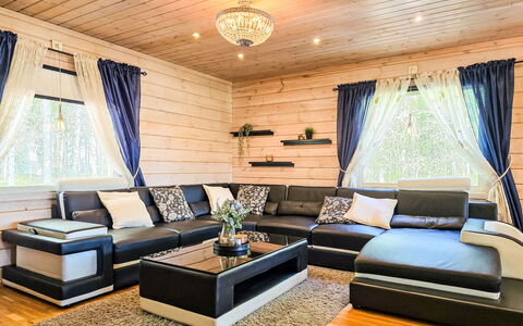 Oravajärven Talo (Ent. Suomela): Mueble, Diseño De Interiores, Sofá, Piso, Madera, Sala, Casa, Suelo, Suelos De Madera, Encendiendo