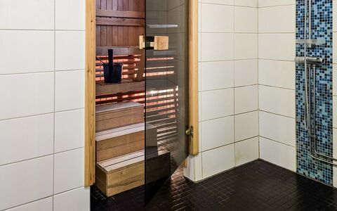 Oravajärven Talo (Ent. Suomela): Piso, Suelo, Diseño De Interiores, Loseta, Plomería, Arreglo De Tubería, Vaso, Baño, Manchas De Madera