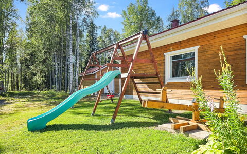 Oravajärven Talo (Ent. Suomela): Madera, Jardín, Patio Interior, Manchas De Madera, Cabaña, Madera Dura, Césped, Edificios Del Jardín, Yarda, Tablón