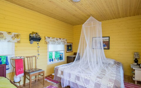 Kekkola: Cama, Mueble, Habitación, Diseño De Interiores, Lecho, Sábana, Piso, Madera, Suelo, Habitación