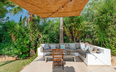 Villa Angelo: Mueble, Mueble Para Exteriores, Sombra, Silla, Jardín, Eco Hotel, Estructura Al Aire Libre, Patio Interior, Paisajismo, Yarda