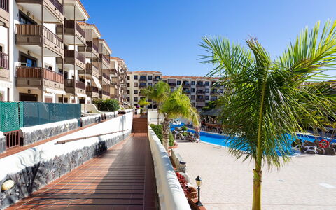 Costa del Silencio 601: Cielo, Edificio, Azur, Planta, Balneario, Diseño Urbano, Cuerpo De Agua, Arecales, Ocio