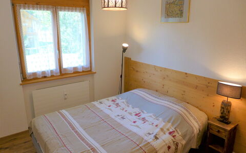 Le Torrent 1: Mueble, Propiedad, Ventana, Comodidad, Madera, Edificio, Cama, Textil, Marco De La Cama, Encendiendo