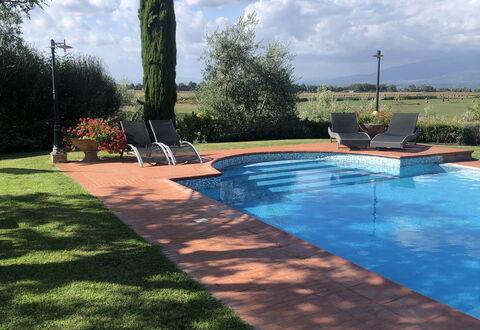 Il Campanile: Nube, Agua, Cielo, Planta, Tiempo De Día, Propiedad, Árbol, Sombra, Arquitectura, Paisaje Natural