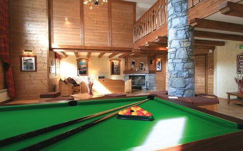Vallandry 651: Propiedad, Mueble, Mesa De Billar, Sala De Billar, Salón De Recreo, Mesa, Equipo Deportivo, Billar, Piscina