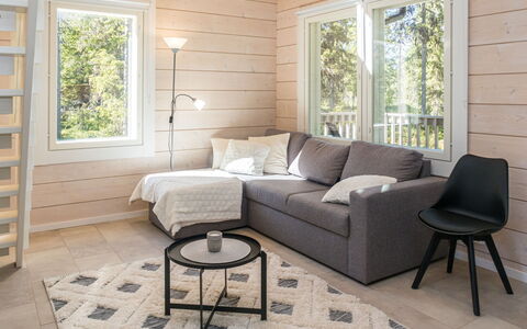 Kitkanvee 1: Mueble, Piso, Diseño De Interiores, Suelo, Suelos De Madera, Madera, Sofá, Sala, Casa, Habitación