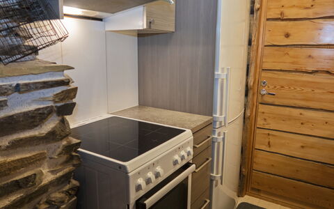 Hakojärven Kelomajat 2: Madera, Piso, Electrodoméstico, Suelo, Cocina, Aparato De Cocina, Techo, Habitación, Manchas De Madera, Gabinetes
