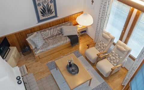 Siulapalkinen a 4: Mueble, Diseño De Interiores, Piso, Suelo, Madera, Sofá, Departamento, Habitación, Sala, Encendiendo