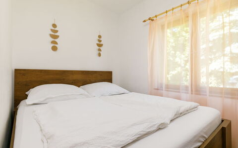 Liget: Propiedad, Mueble, Ventana, Edificio, Madera, Comodidad, Diseño De Interiores, Sombra, Suelo