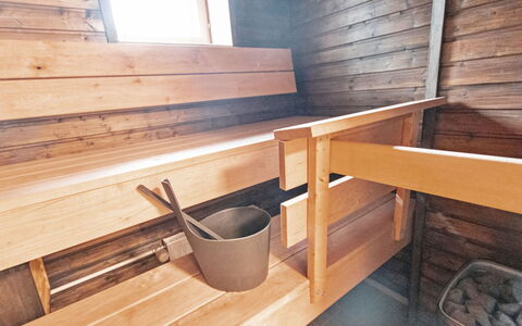 Ylläs Chalets 3309: Mueble, Silla, Mueble Para Exteriores, Mesa, Madera, Mesa Al Aire Libre, Cocina Y Comedor Mesa, Sombra, Jardín, Paraguas