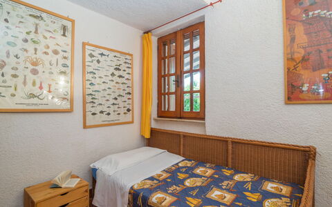 Bolina: Propiedad, Mueble, Madera, Diseño De Interiores, Textil, Pared, Suelo, Madera Dura, Ventana, Bienes Raíces