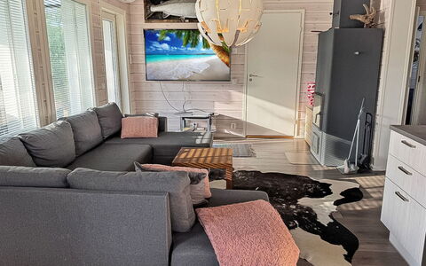 Willa Kiiruna: Mueble, Piso, Madera, Diseño De Interiores, Suelo, Sofá, Sala, Casa, Departamento