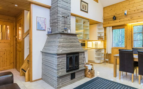Lapintatti a: Cabaña, Casa, Casa, Edificios Del Jardín, Vía Muerta, Cuarto De Troncos, Casa De Campo, Inmuebles, Cobertizo, Yarda