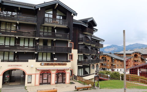 Morillon 604: Cielo, Propiedad, Edificio, Planta, Ventana, Diseño Urbano, Condominio, Barrio Residencial, Casa, Fachada