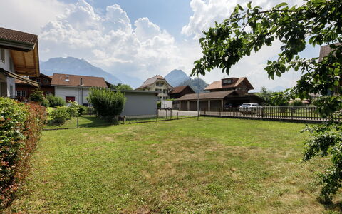 Chalet Dori: Hierba, Edificio, Casa, Barrio Residencial, Casa, Techo, Área Rural, Paisaje, El Terreno Del Lote