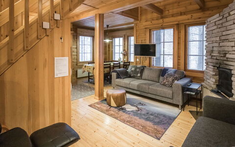 Pyhä-Kohu: Cabaña, Casa, Casa, Edificios Del Jardín, Vía Muerta, Cuarto De Troncos, Casa De Campo, Inmuebles, Cobertizo, Yarda