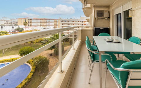 Aguamarina 7: Cielo, Agua, Nube, Propiedad, Planta, Mesa, Edificio, Silla, Sombra, Diseño De Interiores