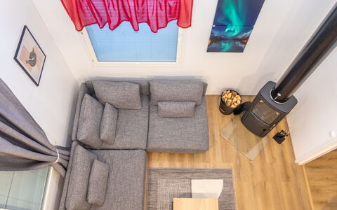 Saukonpesä B: Mueble, Madera, Piso, Suelo, Diseño De Interiores, Sofá, Sala, Habitación, Encendiendo, Casa