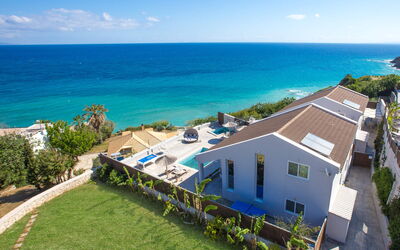 Bouka Villas: Agua, Cielo, Planta, Nube, Edificio, Propiedad, Ventana, Azul, Azur, Casa