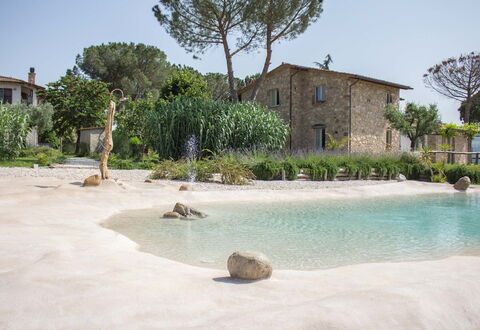 Villa Tavernacce: Agua, Cielo, Planta, Edificio, Los Recursos Hídricos, Ventana, Árbol, Azur, Casa, Arecales
