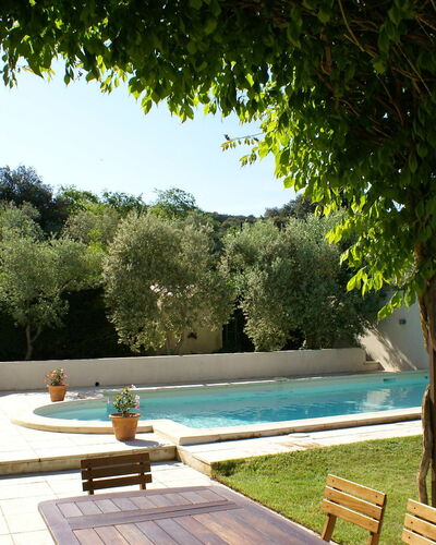 Clos Saint Joseph: Piscina, Propiedad, Casa, Bienes Raíces, Edificio, Ocio, Árbol, Patio Interior, Inmuebles, Vacaciones