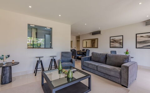 Vilamoura 171: Diseño De Interiores, Piso, Sofá, Mueble, Suelo, Techo, Sala, Habitación, Casa