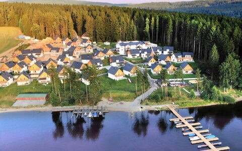 Lakeside Village 42: Agua, Los Recursos Hídricos, Planta, Propiedad, Edificio, Paisaje Natural, Árbol, Azur, Entorno Natural, Cielo