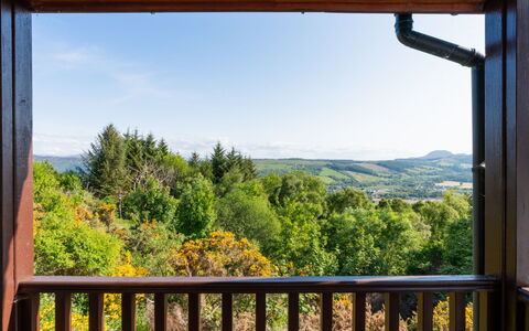 Ceilidhtail Cottage: Cielo, Planta, Nube, Propiedad, Ecorregión, Ventana, Naturaleza, Madera, Entorno Natural, Porche