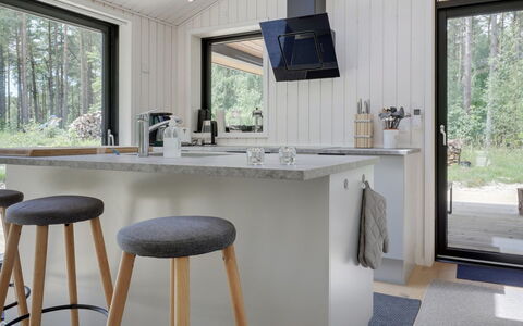 Anarosa - 200M from the Sea: Madera, Piso, Diseño De Interiores, Mueble, Cocina, Mostrador, Aparato De Cocina, Suelo, Taburete De Bar, Electrodoméstico