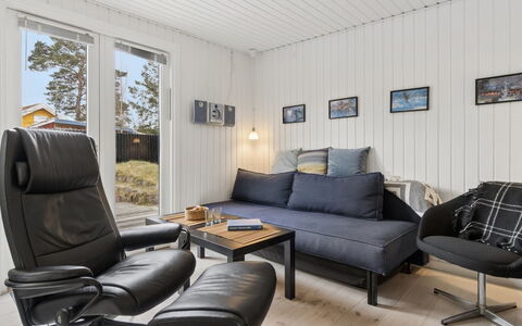 Talvikki - 250M from the Sea: Madera, Mueble, Departamento, Habitación, Techo, Manchas De Madera, Silla, Madera Dura, Barniz, Maderas