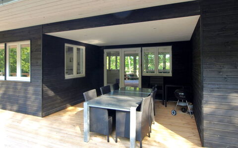 Lätizia - 300M from the Sea: Madera, Mueble, Departamento, Habitación, Techo, Manchas De Madera, Silla, Madera Dura, Barniz, Maderas