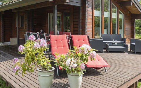 Nikolce - 250M from the Sea: Piscina, Mueble Para Exteriores, Mueble, Recurso, Losa, Eco Hotel, Sombra, Silla, Ocio, Inmuebles