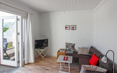 Valio - 6Km from the Sea: Madera, Mueble, Departamento, Habitación, Techo, Manchas De Madera, Silla, Madera Dura, Barniz, Maderas