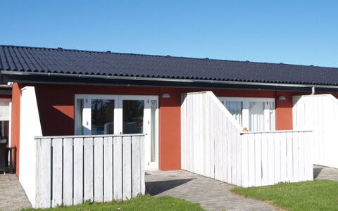 Valio - 6Km from the Sea: Madera, Mueble, Departamento, Habitación, Techo, Manchas De Madera, Silla, Madera Dura, Barniz, Maderas