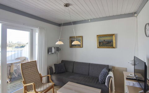 Fränze - 6Km from the Sea: Madera, Mueble, Departamento, Habitación, Techo, Manchas De Madera, Silla, Madera Dura, Barniz, Maderas