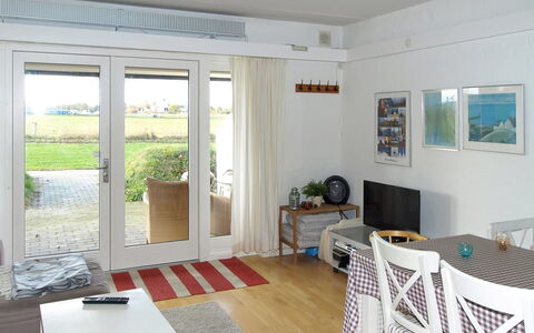Thorke - 5Km from the Sea: Techo, Casa, Puerta, Cabaña, Sombra, Vía Muerta, Yarda, Inmuebles, Patio Interior