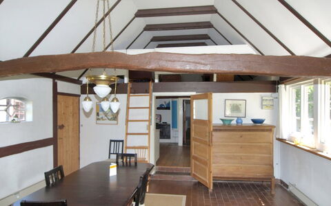 Viggo - 300M from the Sea: Madera, Casa, Cabaña, Casa, Techo, Área Rural, Vía Muerta, Cuarto De Troncos, Edificios Del Jardín, Madera Dura