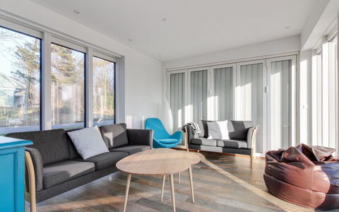 Benna - 120M from the Sea: Mueble, Diseño De Interiores, Suelos De Madera, Piso, Suelo, Madera, Techo, Suelo Laminado, Casa, Sala