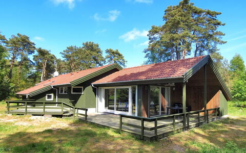 Adelbrand - 400M from the Sea: Madera, Casa, Cabaña, Casa, Techo, Área Rural, Vía Muerta, Cuarto De Troncos, Edificios Del Jardín, Madera Dura