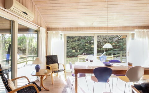 Adelbrand - 400M from the Sea: Madera, Casa, Cabaña, Casa, Techo, Área Rural, Vía Muerta, Cuarto De Troncos, Edificios Del Jardín, Madera Dura