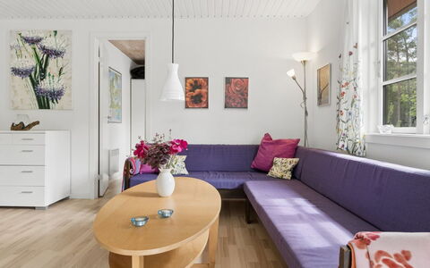 Georg - 300M from the Sea: Mueble, Diseño De Interiores, Piso, Suelo, Sofá, Sala, Casa, Departamento, Encendiendo, Habitación