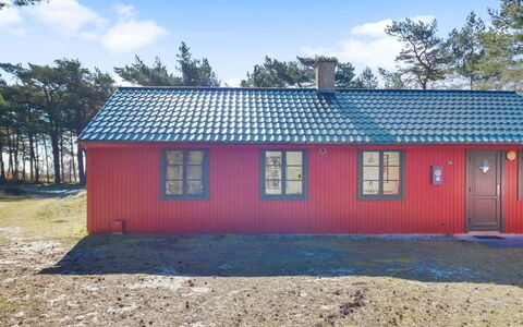 Jale - 50M from the Sea: Madera, Casa, Cabaña, Casa, Techo, Área Rural, Vía Muerta, Cuarto De Troncos, Edificios Del Jardín, Madera Dura