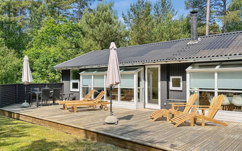 Ila - 500M from the Sea: Madera, Porche, Casa, Casa, Cabaña, Techo, Puerta, Cubierta, Sombra, Madera Dura