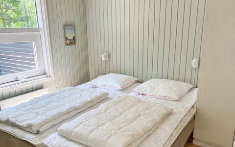 Ila - 500M from the Sea: Cama, Habitación, Sábana, Lecho, Madera, Suelo, Mueble, Piso, Diseño De Interiores, Linos
