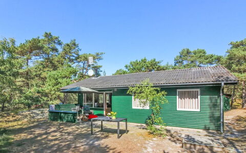 Michel - 300M from the Sea: Madera, Casa, Cabaña, Casa, Techo, Área Rural, Vía Muerta, Cuarto De Troncos, Edificios Del Jardín, Madera Dura